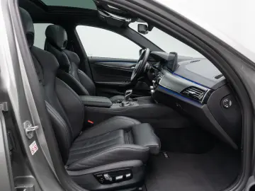 BMW M5 Competition 780PS 850NM 330km h Laser 360