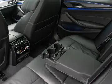 BMW M5 Competition 780PS 850NM 330km h Laser 360