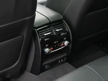 BMW M5 Competition 780PS 850NM 330km h Laser 360