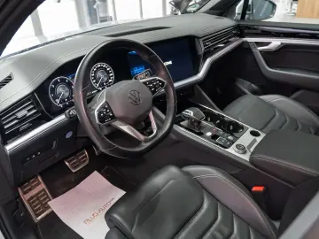 Touareg R-line 4Motion Pano Matrix