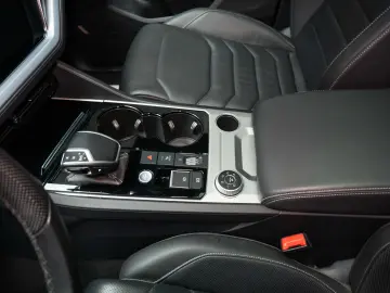 Touareg R-line 4Motion Pano Matrix