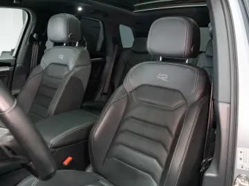 Touareg R-line 4Motion Pano Matrix