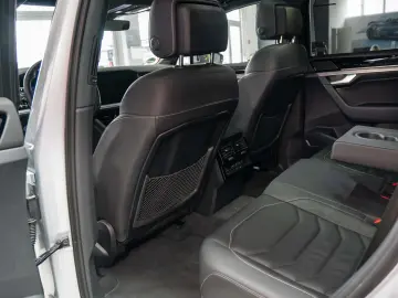 Touareg R-line 4Motion Pano Matrix