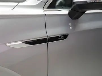 Touareg R-line 4Motion Pano Matrix