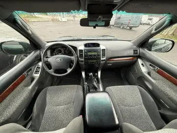 Toyota Land Cruiser J12