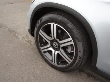 MERCEDES-BENZ GLC 200 Coupe 4M LED NAV KAM ARTICO 19Z