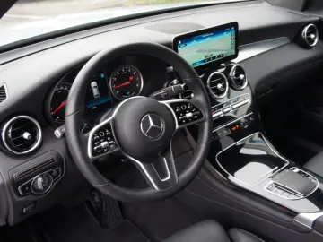MERCEDES-BENZ GLC 200 Coupe 4M LED NAV KAM ARTICO 19Z