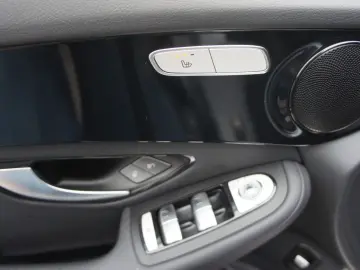 MERCEDES-BENZ GLC 200 Coupe 4M LED NAV KAM ARTICO 19Z