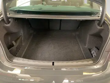 BMW 320d xDrive Lr. 405 - br. o.Anz. 48Mon 5`Km p.A.