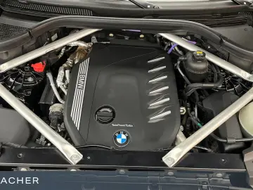 BMW X6 xDrive40d A M-Sport SkyLou AHK HUD IAL LM22