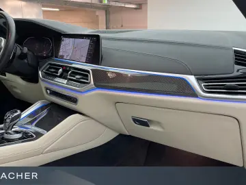 BMW X6 xDrive40d A M-Sport SkyLou AHK HUD IAL LM22