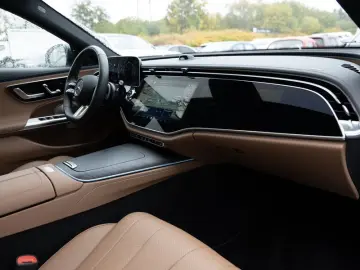 MERCEDES-BENZ E 200 AMG-Sport Super Pano Burm Night &hellip;