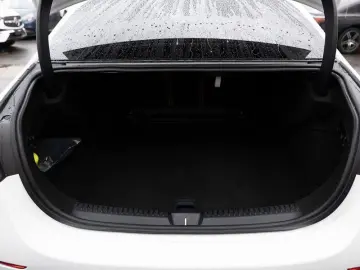 MERCEDES-BENZ E 200 AMG-Sport Super Pano Burm Night &hellip;