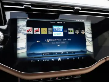 MERCEDES-BENZ E 200 AMG-Sport Super Pano Burm Night &hellip;