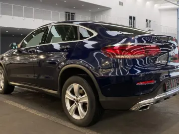 MERCEDES-BENZ GLC 300 e Coupe Kamera LED Leder DAB Distro