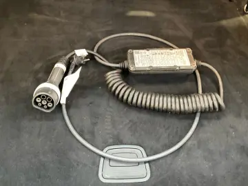 MERCEDES-BENZ GLC 300 e Coupe Kamera LED Leder DAB Distro