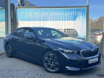 BMW 520i M Sport PANO AHK DA  h&k Sitzklima 2 99%