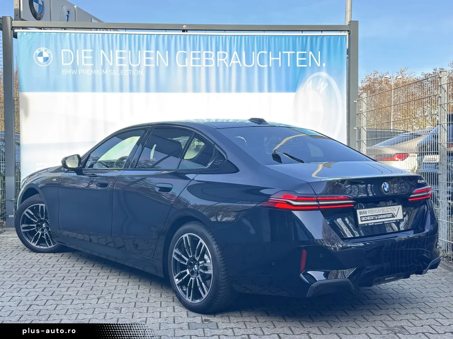 BMW 520i M Sport PANO AHK DA  h&k Sitzklima 2 99%