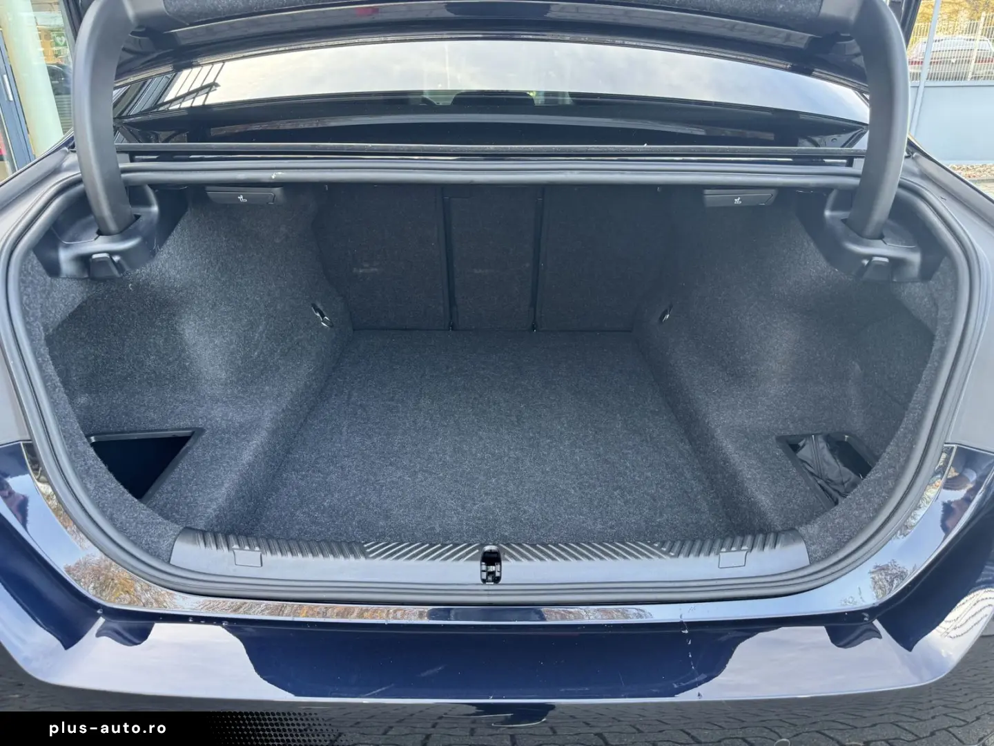 BMW 520i M Sport PANO AHK DA  h&k Sitzklima 2 99%