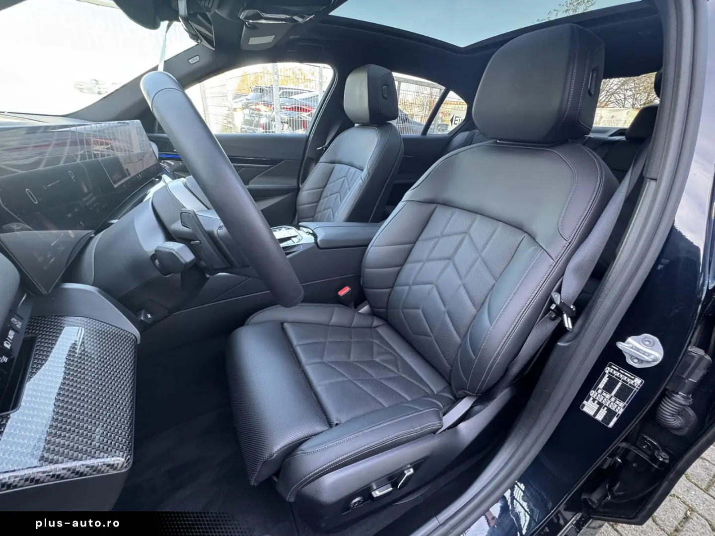 BMW 520i M Sport PANO AHK DA  h&k Sitzklima 2 99%