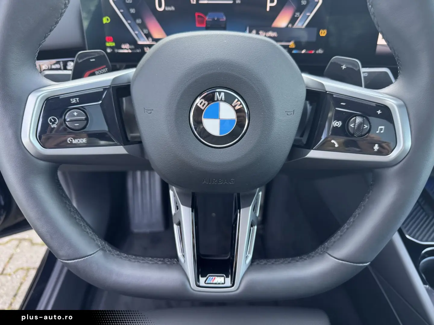BMW 520i M Sport PANO AHK DA  h&k Sitzklima 2 99%