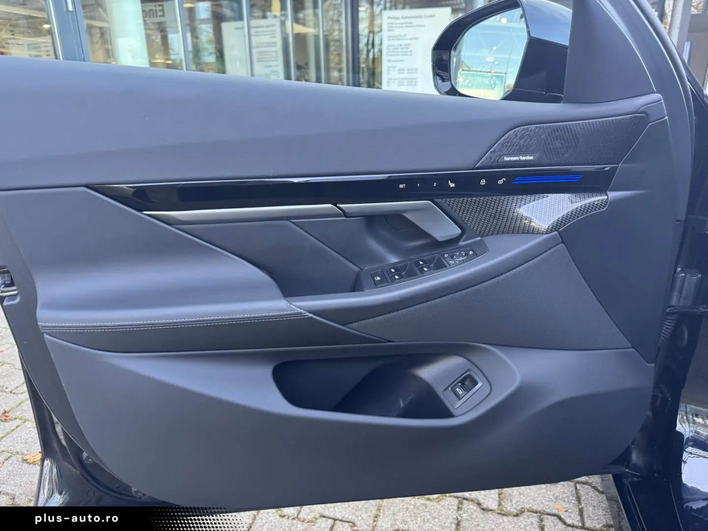 BMW 520i M Sport PANO AHK DA  h&k Sitzklima 2 99%