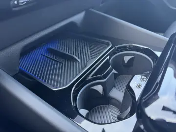 BMW 520i M Sport PANO AHK DA  h&k Sitzklima 2 99%