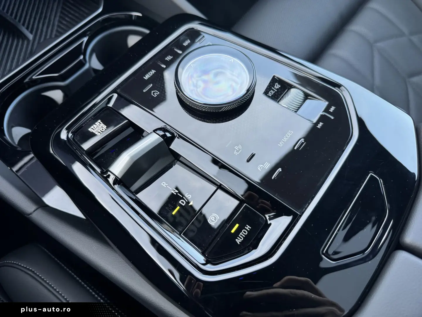 BMW 520i M Sport PANO AHK DA  h&k Sitzklima 2 99%