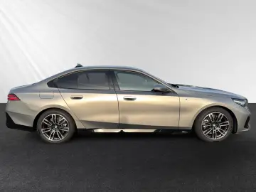 BMW 520i M Sport AHK Pano H K Sitzbelüft.