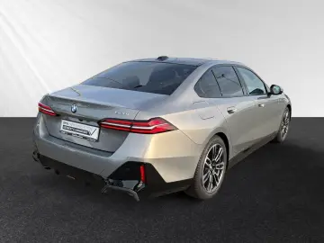 BMW 520i M Sport AHK Pano H K Sitzbelüft.