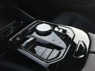 BMW 520i M Sport AHK Pano H K Sitzbelüft.