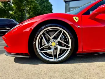 FERRARI F8 TRIBUTO DCT  KERAMIK LIFT CARBON PPF DISPLAY