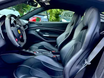 FERRARI F8 TRIBUTO DCT  KERAMIK LIFT CARBON PPF DISPLAY