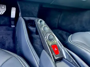 FERRARI F8 TRIBUTO DCT  KERAMIK LIFT CARBON PPF DISPLAY