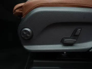 MERCEDES-BENZ GLC 300 d 4Matic 9G-Tronic AMG Leder T&hellip;