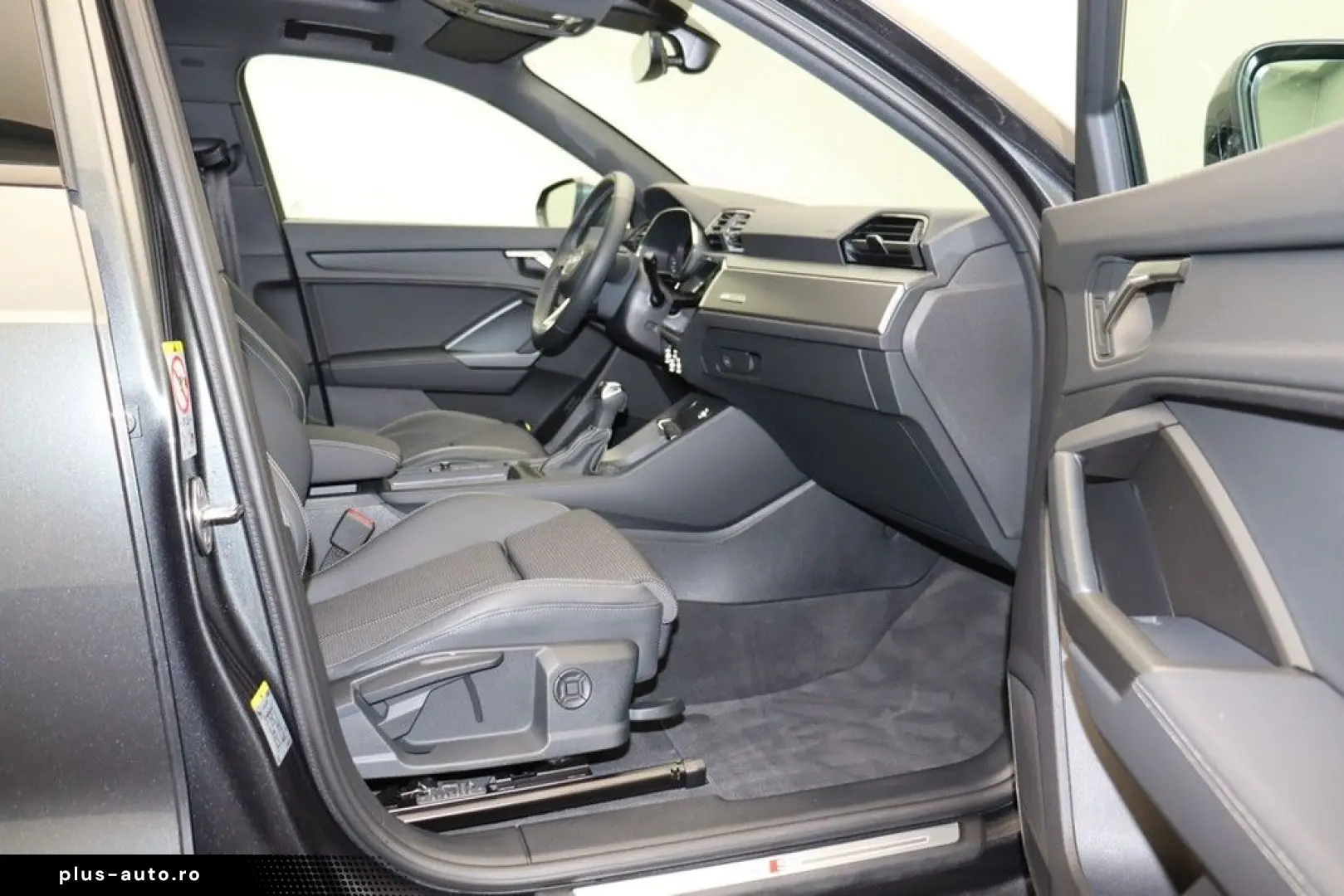 AUDI Q3 35 TFSI S line LED Navi ACC AHK