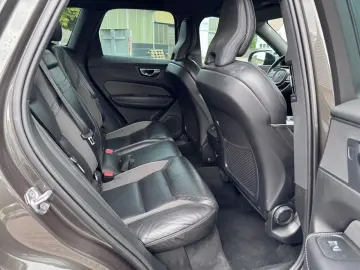 VOLVO XC60 B5 R-Design - 360-CAM   BLIS   NAVI   F-LED