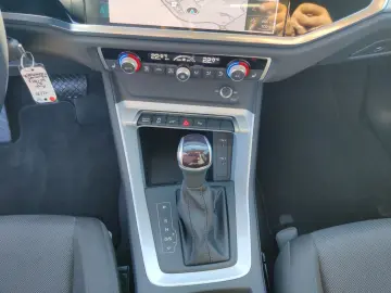 AUDI Q3 45 TFSI e S-Tronic  Matrix  AHK  ACC  RFK  Na