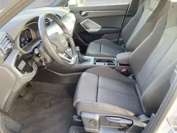 AUDI Q3 45 TFSIe  LED Navi RFK Connect