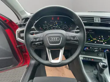 AUDI Q3 SB 45 TFSI e S line LED Navi Alcantara AHK