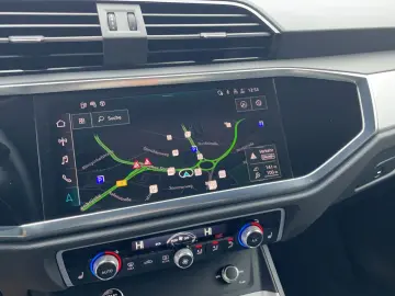 AUDI Q3 SB 45 TFSI e S line LED Navi Alcantara AHK