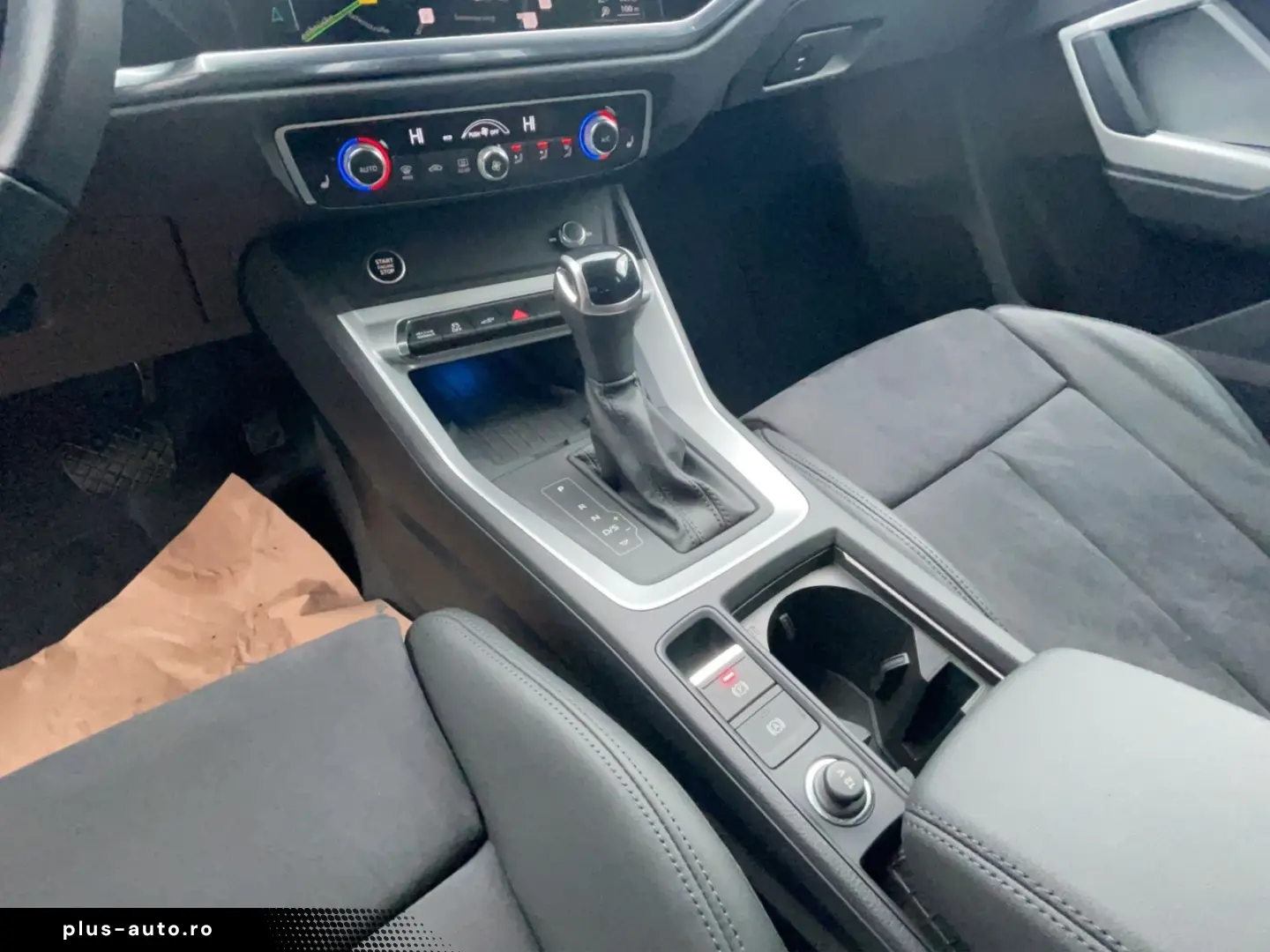 AUDI Q3 SB 45 TFSI e S line LED Navi Alcantara AHK