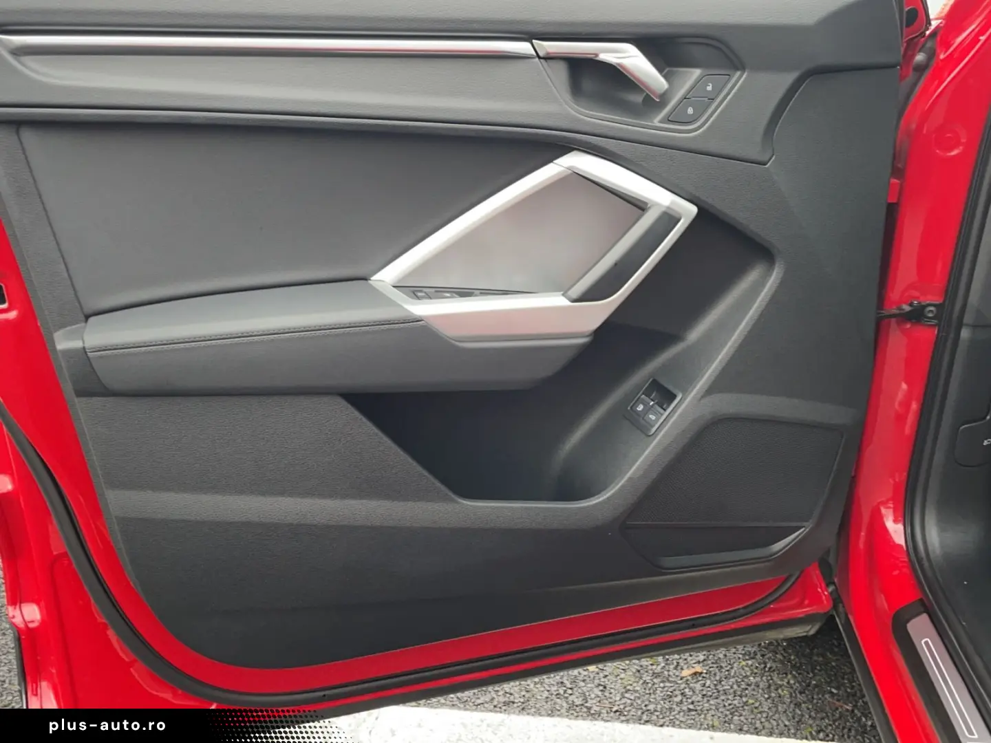 AUDI Q3 SB 45 TFSI e S line LED Navi Alcantara AHK