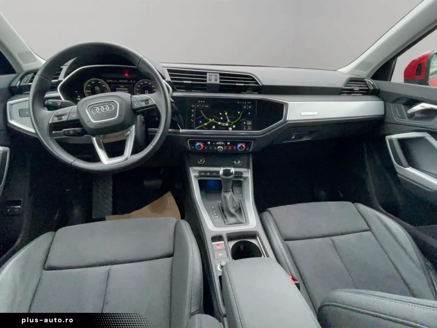 AUDI Q3 SB 45 TFSI e S line LED Navi Alcantara AHK