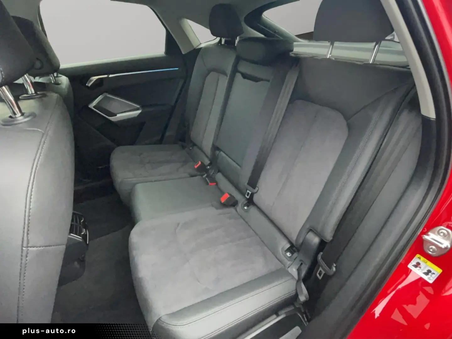 AUDI Q3 SB 45 TFSI e S line LED Navi Alcantara AHK