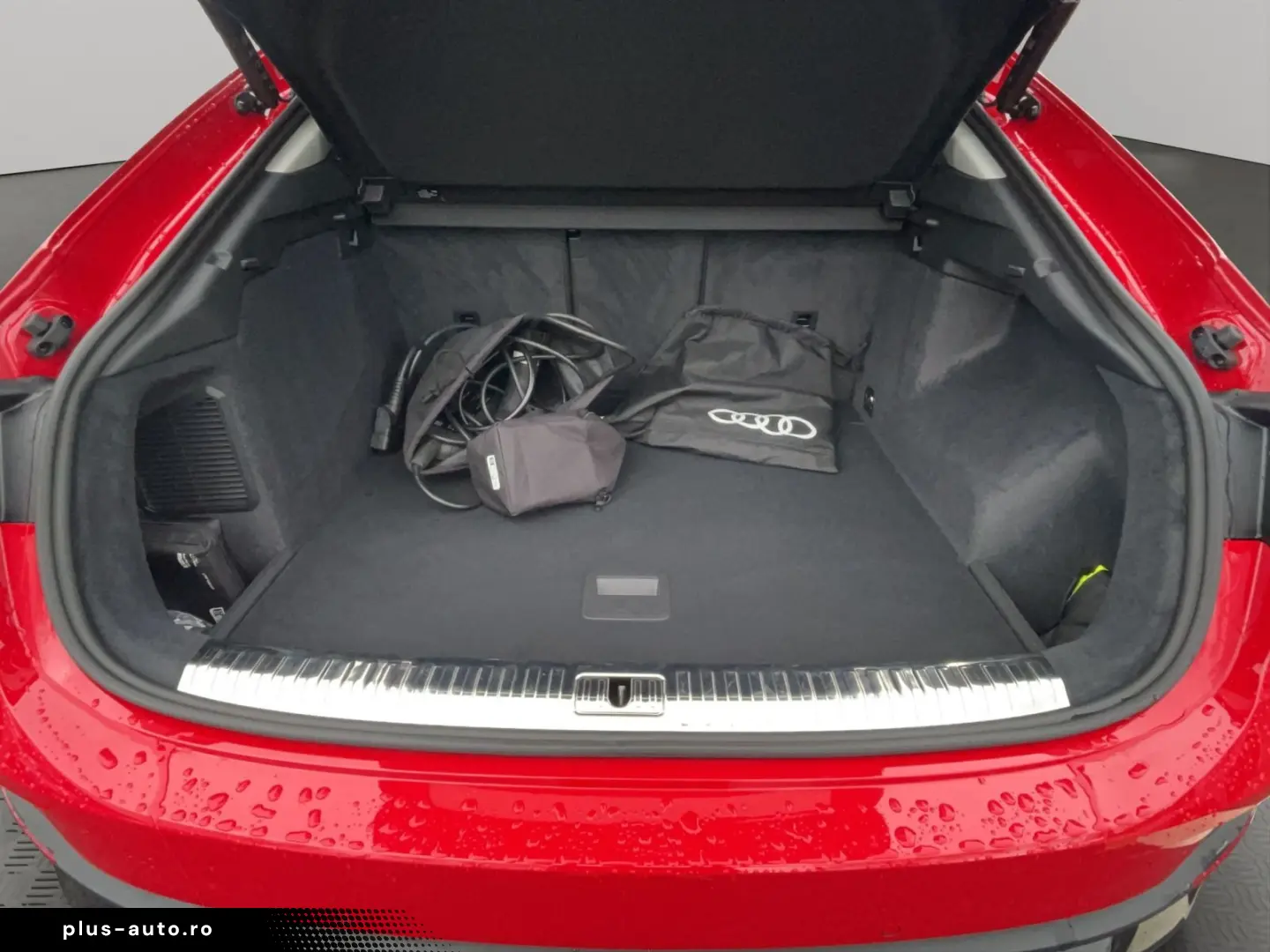 AUDI Q3 SB 45 TFSI e S line LED Navi Alcantara AHK