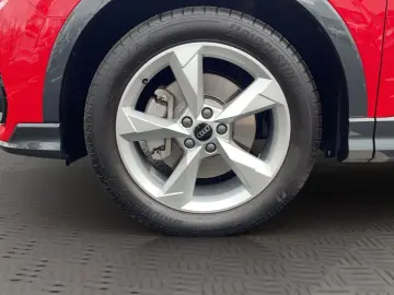 AUDI Q3 SB 45 TFSI e S line LED Navi Alcantara AHK