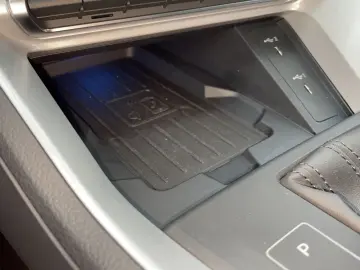 AUDI Q3 SB 45 TFSI e S line LED Navi Alcantara AHK