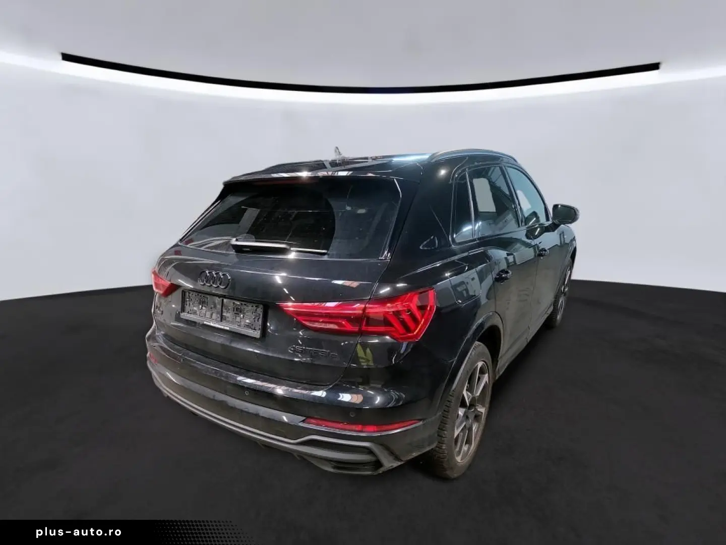 AUDI Q3 45TFSie 2x S LINE ALL-BLACK SONOS PANO 360