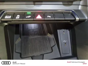 AUDI Q3 S-Line 45 TFSIe ACC AHK MATRIX-LED CARPLAY